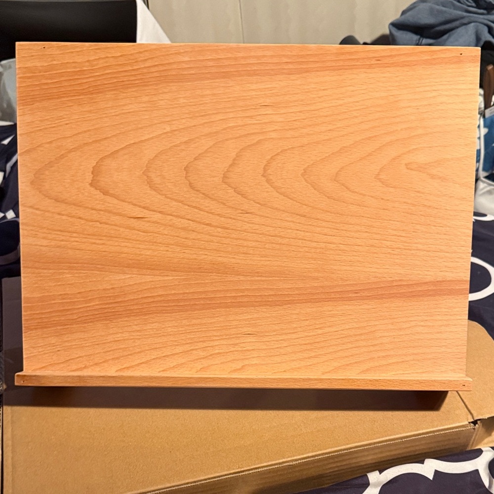 Wooden easel adjustable/computer stand